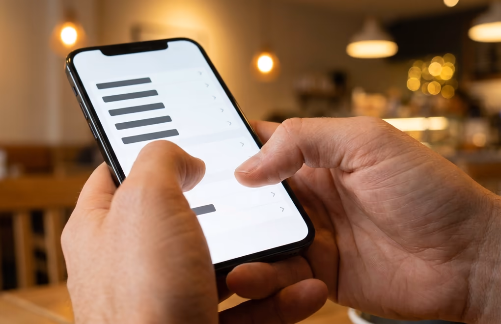 LinkedIn mobile app settings for closing an account