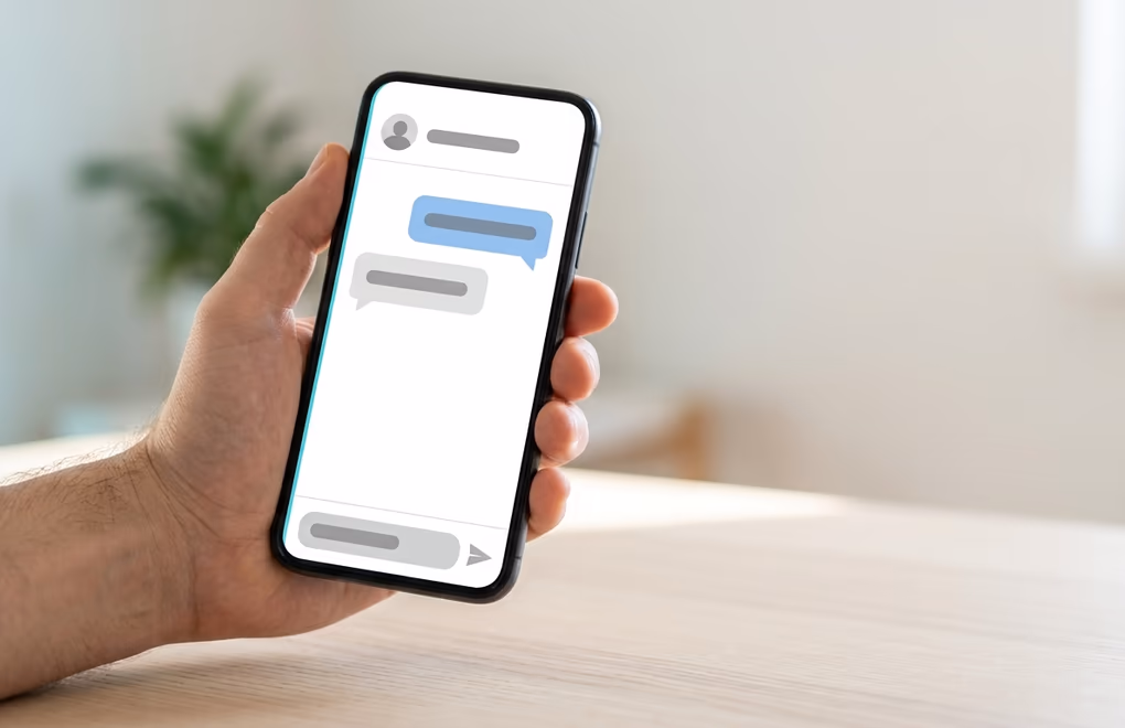 A short personal opening message in a LinkedIn chat thread earning a quick reply