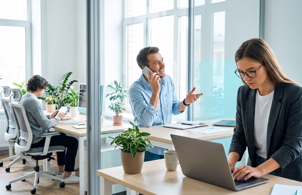 Who should pay for LinkedIn Premium by profession and goal