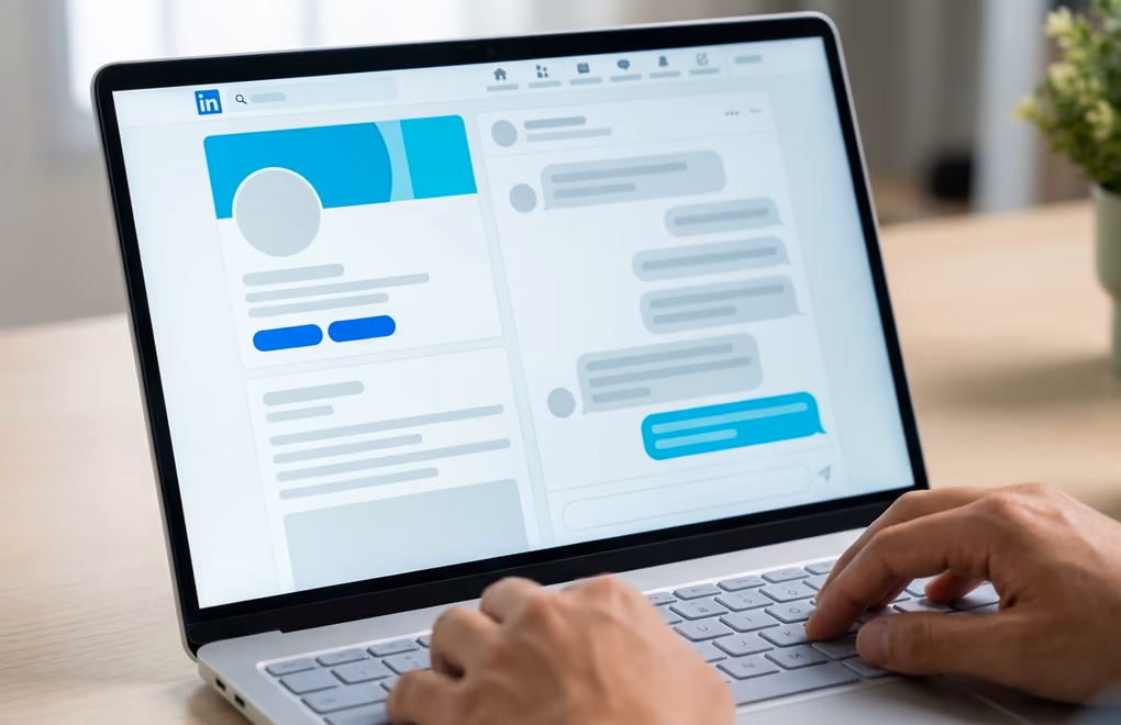 A day by day LinkedIn outreach sequence from profile view to connection to direct message