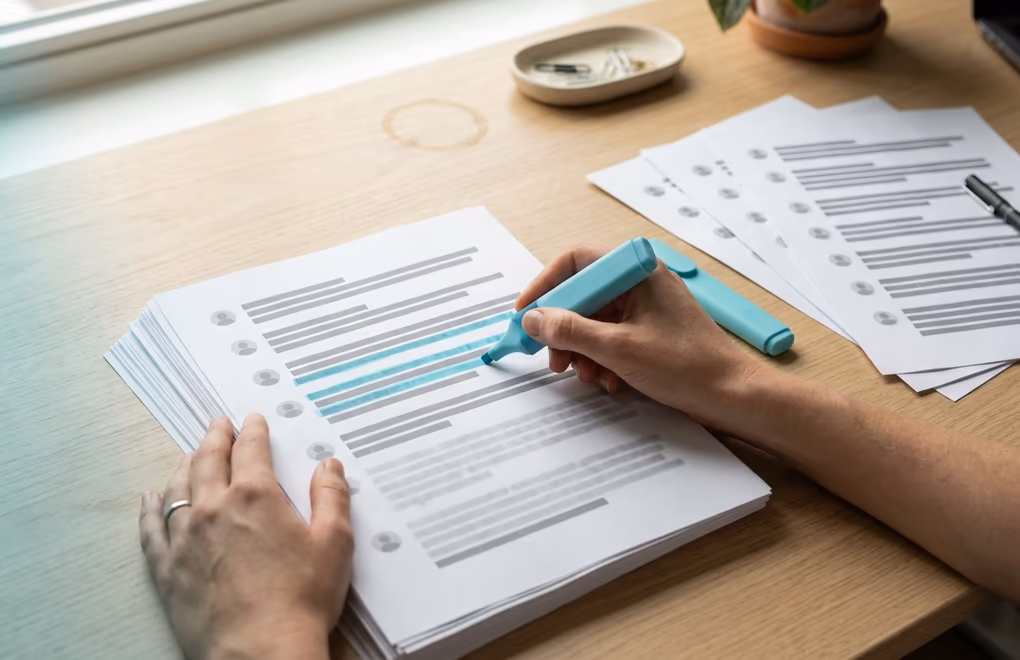 A seller filtering a long contact list down to a short shortlist of well matched buyers